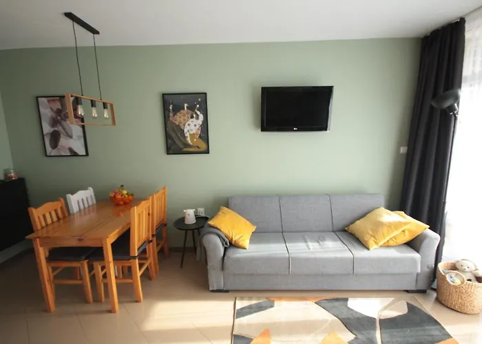 Daisy Grand Kamelia アパート サニービーチ