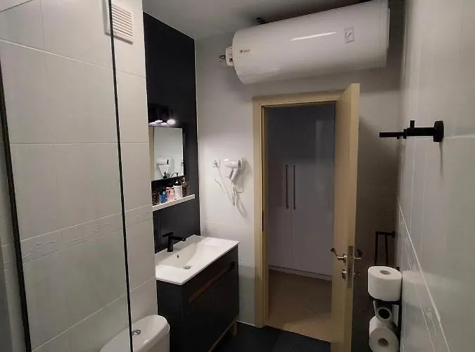 Daisy Grand Kamelia アパート サニービーチ