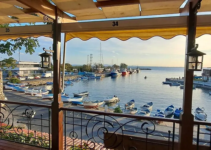 アパート Daisy Grand Kamelia サニービーチ